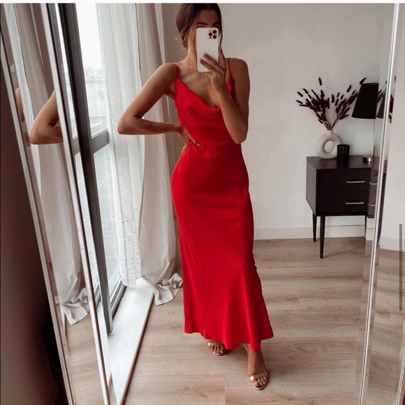 NWT ZARA Satin Dress Red S Blogger’s Favorite - Picture 3 of 9